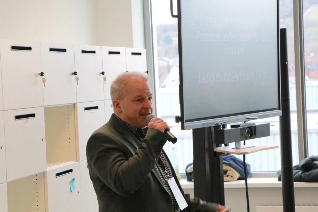 Sascha Blümle, CEO of IALTAG, giving a talk